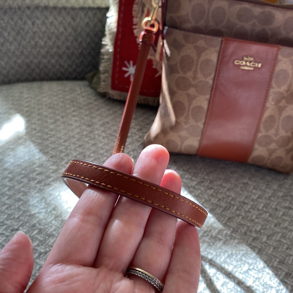 Coach Crossbody - Picture 2 of 4